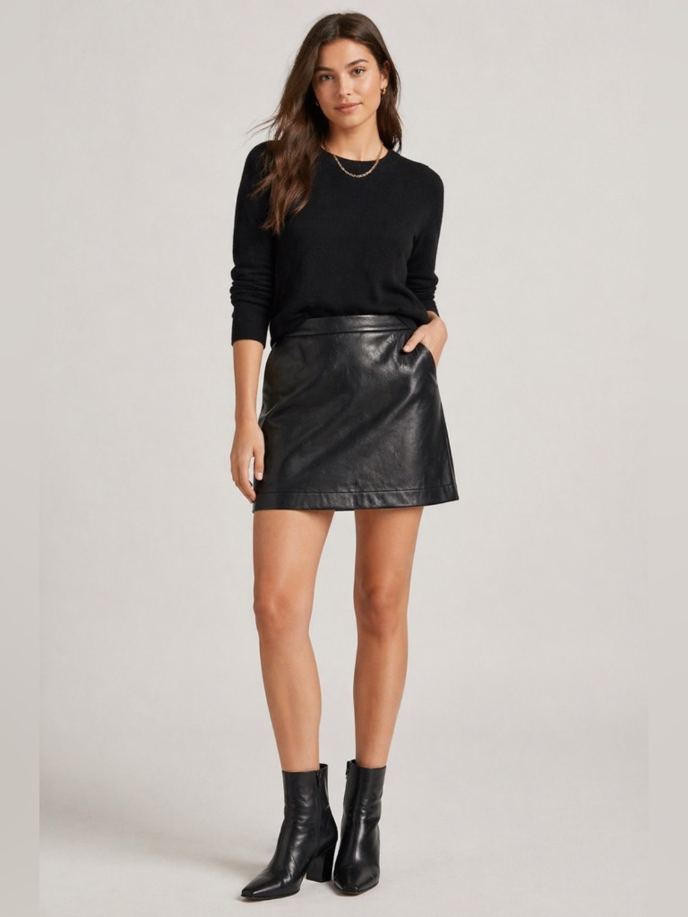 J Crew Black Faux Leather Mini Skirt Women’s Size 4 A Line Zip Back small